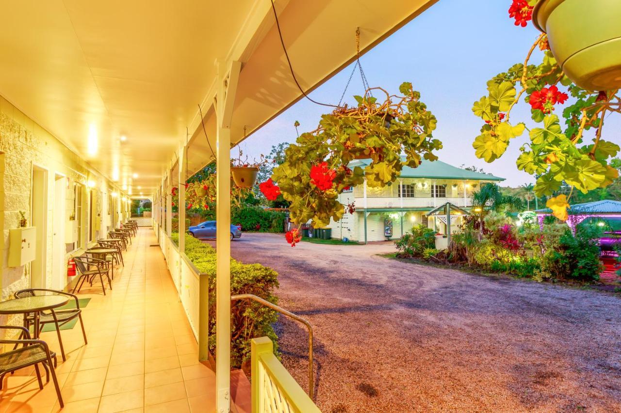 Yungaburra Park Motel Exterior photo