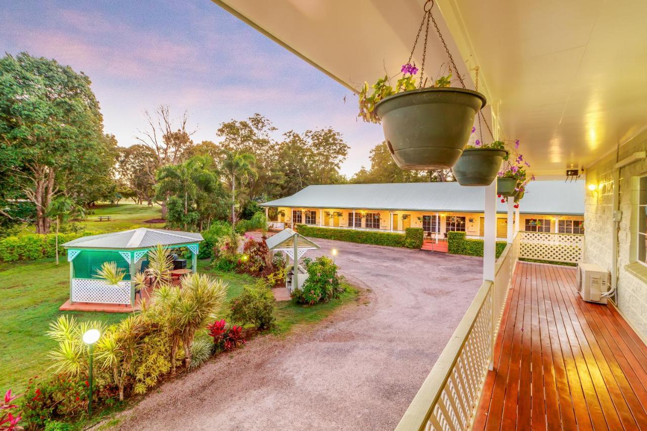 Yungaburra Park Motel Exterior photo