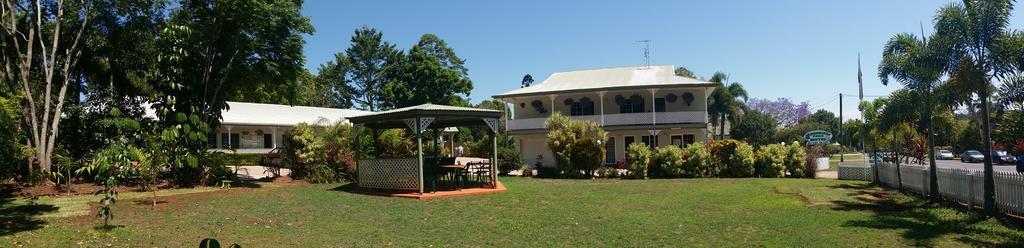 Yungaburra Park Motel Exterior photo