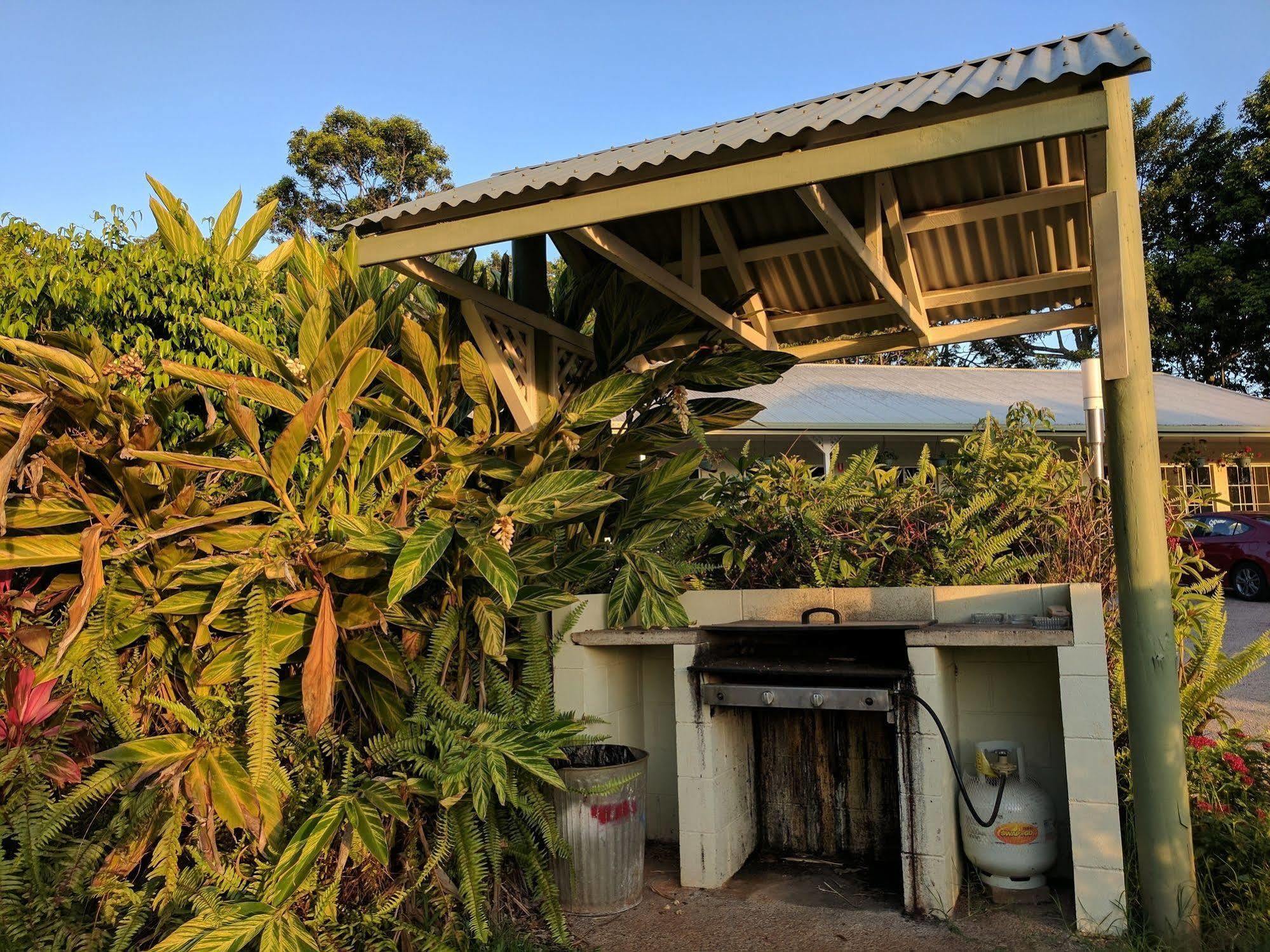 Yungaburra Park Motel Exterior photo