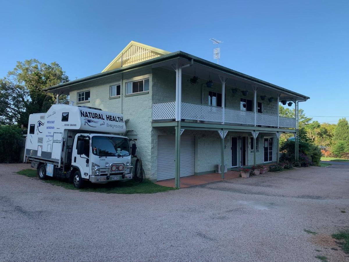 Yungaburra Park Motel Exterior photo